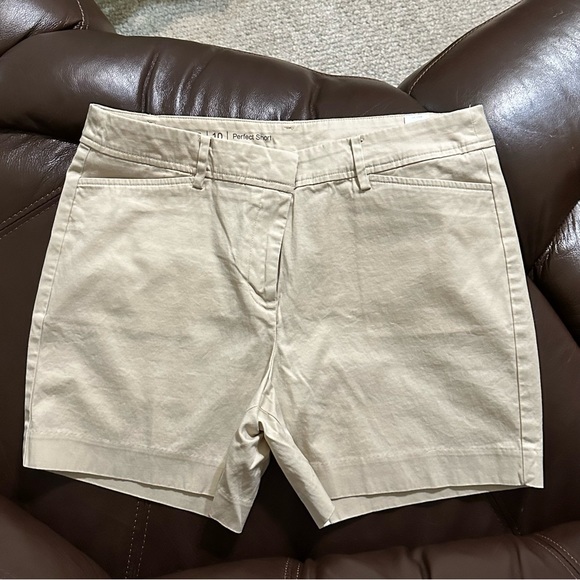 Talbots Pants - Talbots Perfect Shorts 4.5 inseam in Khaki Size 10